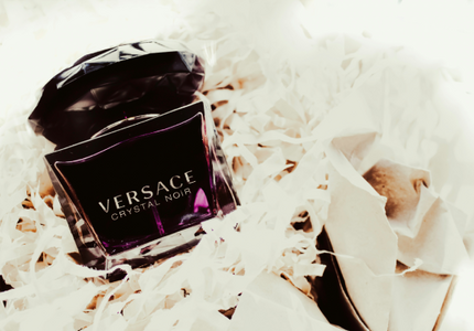 Versace: Nuo italų ateljė iki pasaulinio prekės ženklo