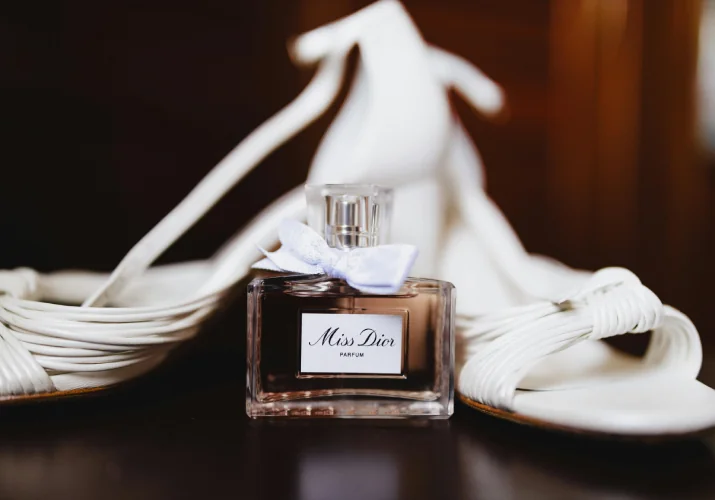 Išskirtiniai Dior kvepalai rašo sensacingą istoriją>