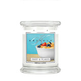 Kringle Candle Fruit & Flakes kvapioji žvakė vidutinė 2 dagčiai (411 g)