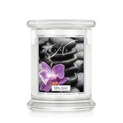 Kringle Candle Spa dieninė kvapioji žvakė, vidutinė 2 dagčiai (411 g)