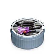 Kringle Candle Spa dieninė kvapni žvakė (35 g)