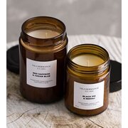 Vila Hermanos Apothecary Red Saffron & Cedar Blue kvapioji žvakė 150g