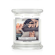 Kringle Candle Knitted Cashmere kvapioji žvakė, vidutinė 2 dagčiai (411 g)