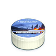 Kringle Candle Antklodės & Snowflakes kvapioji žvakė (42g)